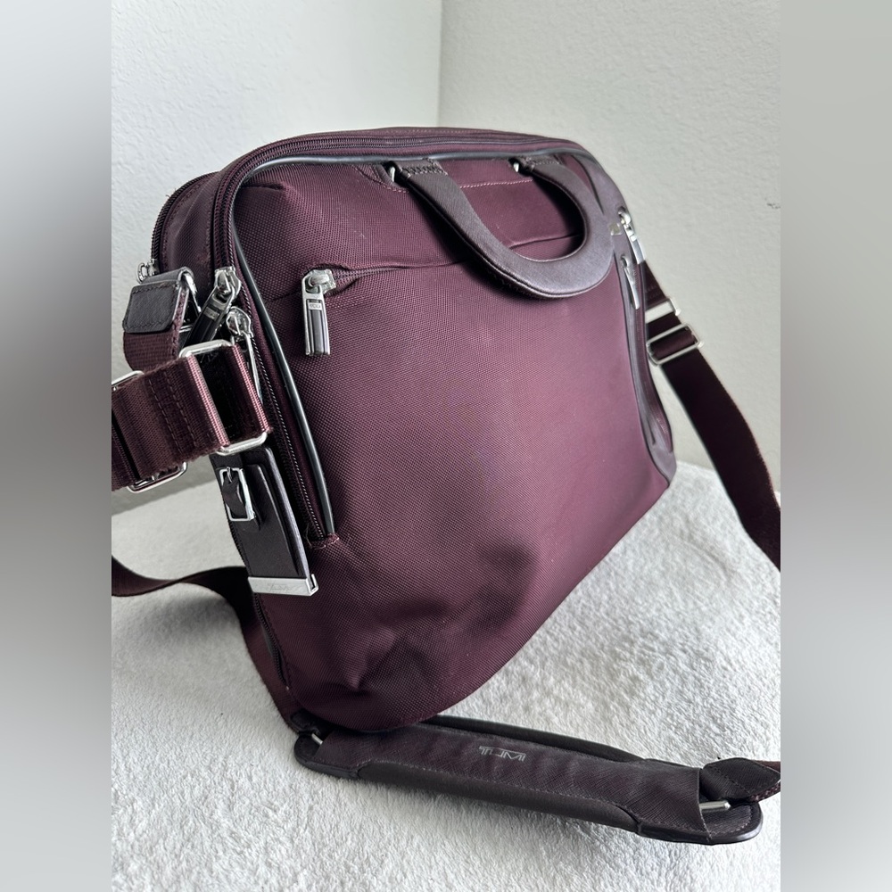 Tumi Burgundy Nylon T-Pass Kennedy Deluxe Brief Laptop Bag‎ - Picture 12 of 17